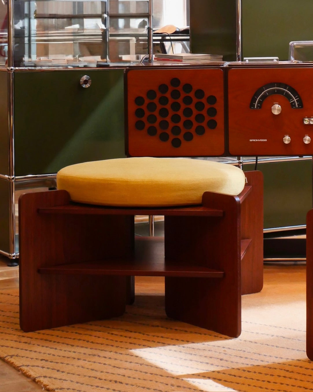 TU-TU Pouf, 1968