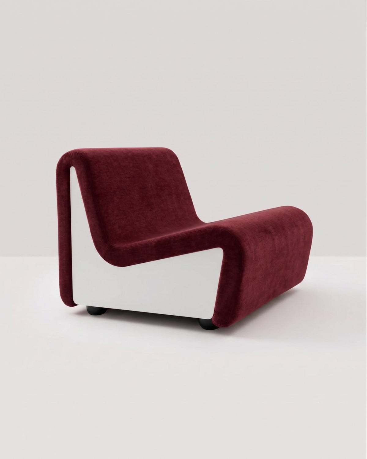 Dialogue lounge chair in bordeaux fabric and white lacquered wood side panels