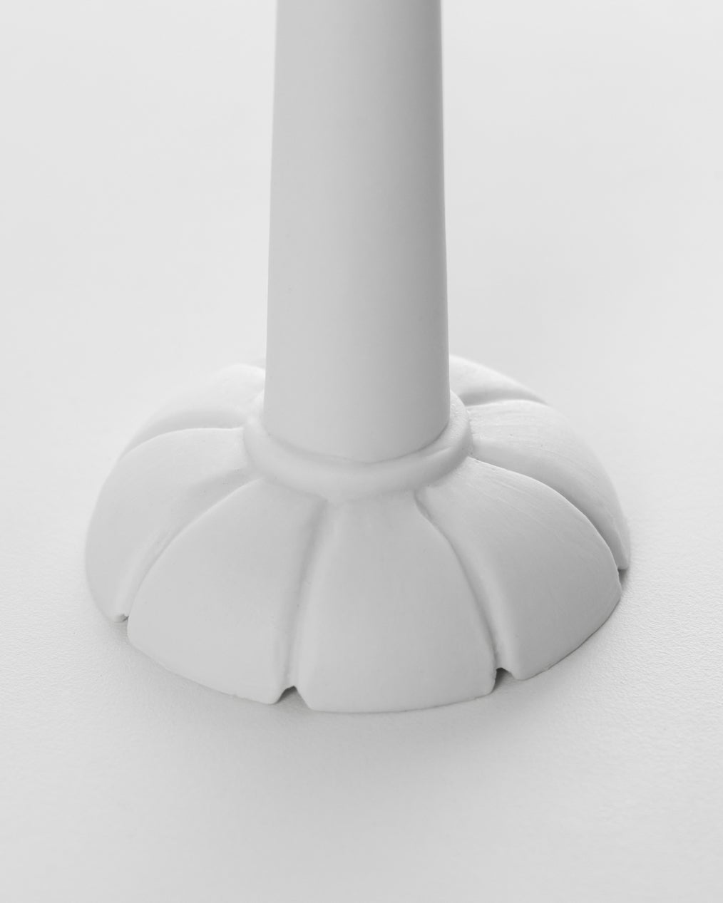 Miniflore No.2 unglazed porcelain base detail