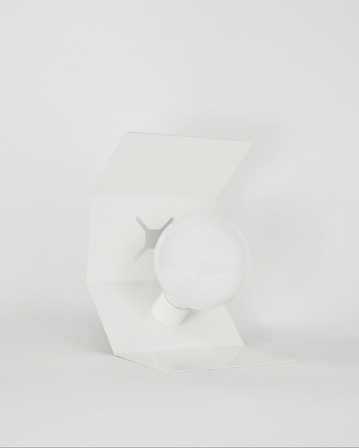 Pliée lamp, white finish, unlit
