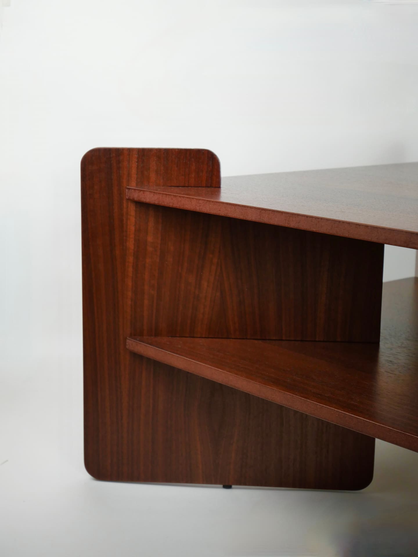 Close-up front view of the side of the TU-TU side table