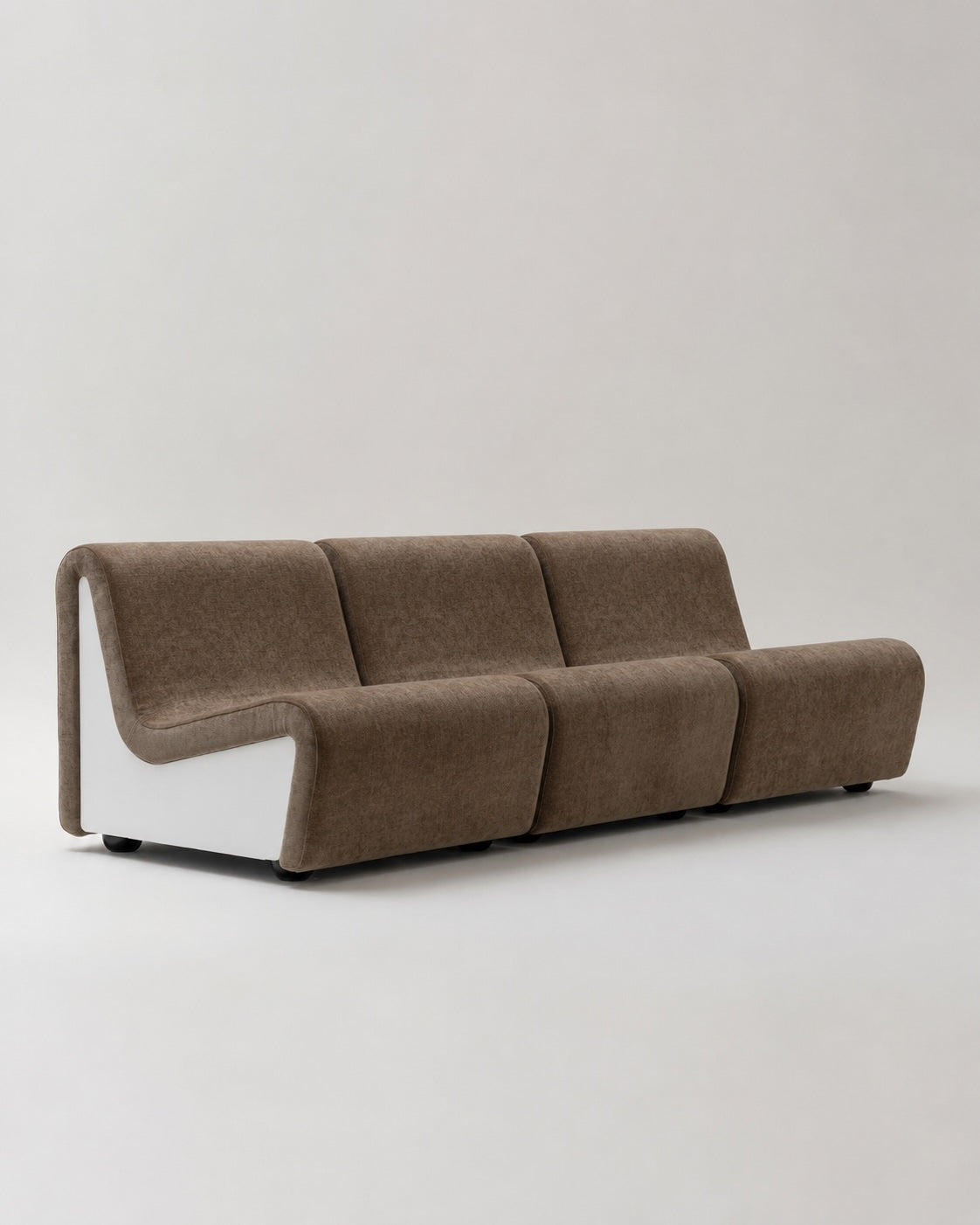 Dialogue 3-seat sofa in Clay gray fabric and white lacquered wood side panels