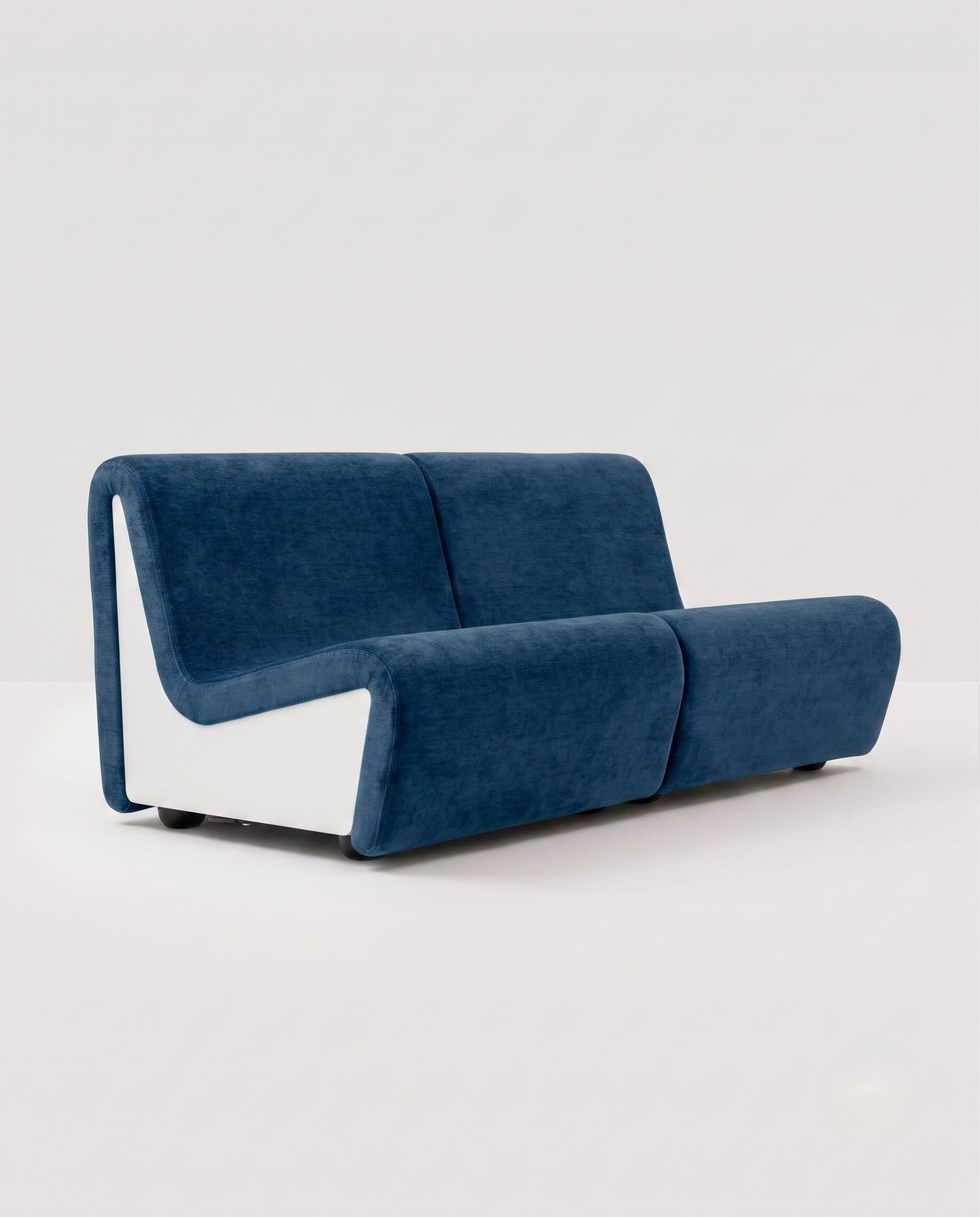 Dialogue 2-seat sofa in Midnight blue fabric and white lacquered wood side panels