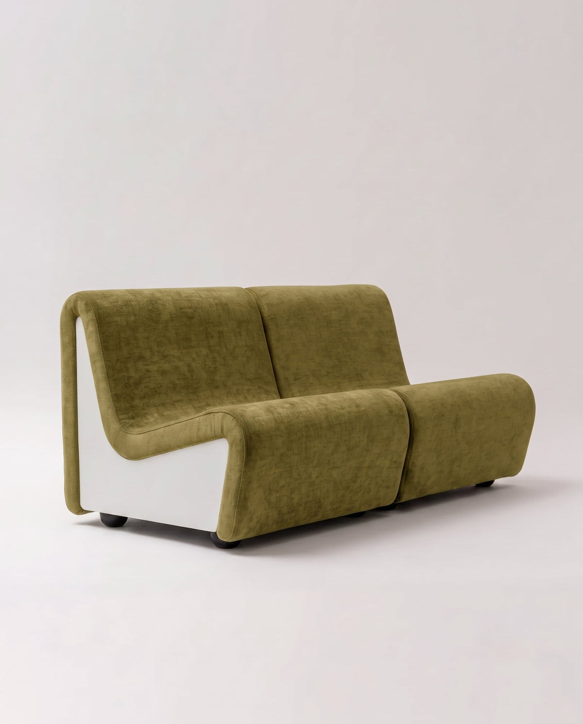 Dialogue 2 seat sofa in green fabric and white lacquered wood side panels