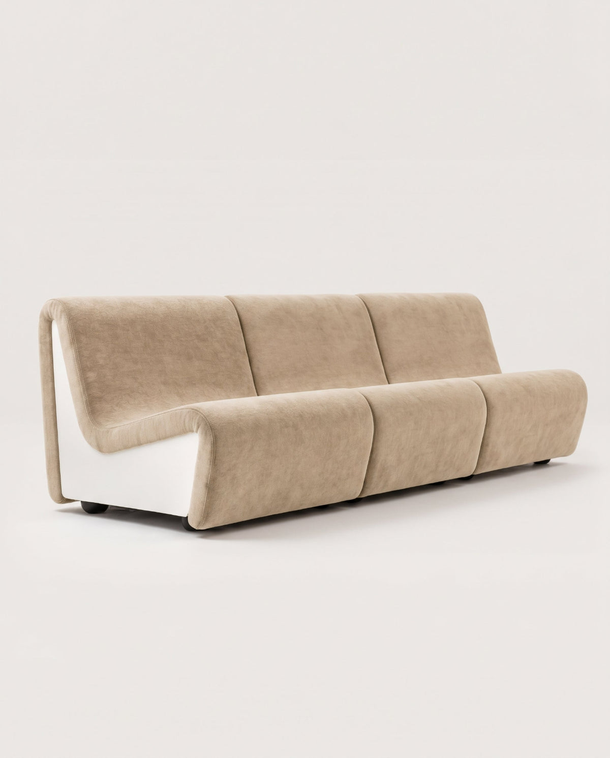 Dialogue 3-seat sofa in linen fabric and white lacquered wood side panels