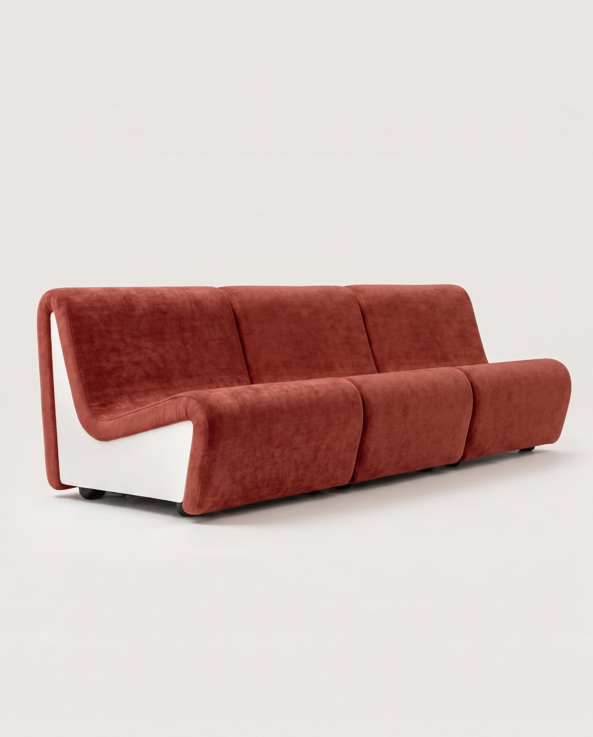 Dialogue 3-seat sofa in red fabric and white lacquered wood side panels