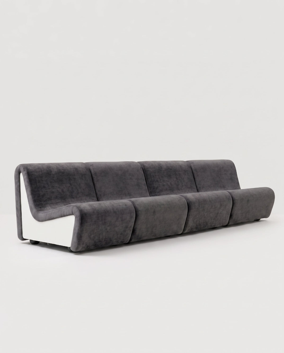 Dialogue 4-seat sofa in steel fabric and white lacquered wood side panels