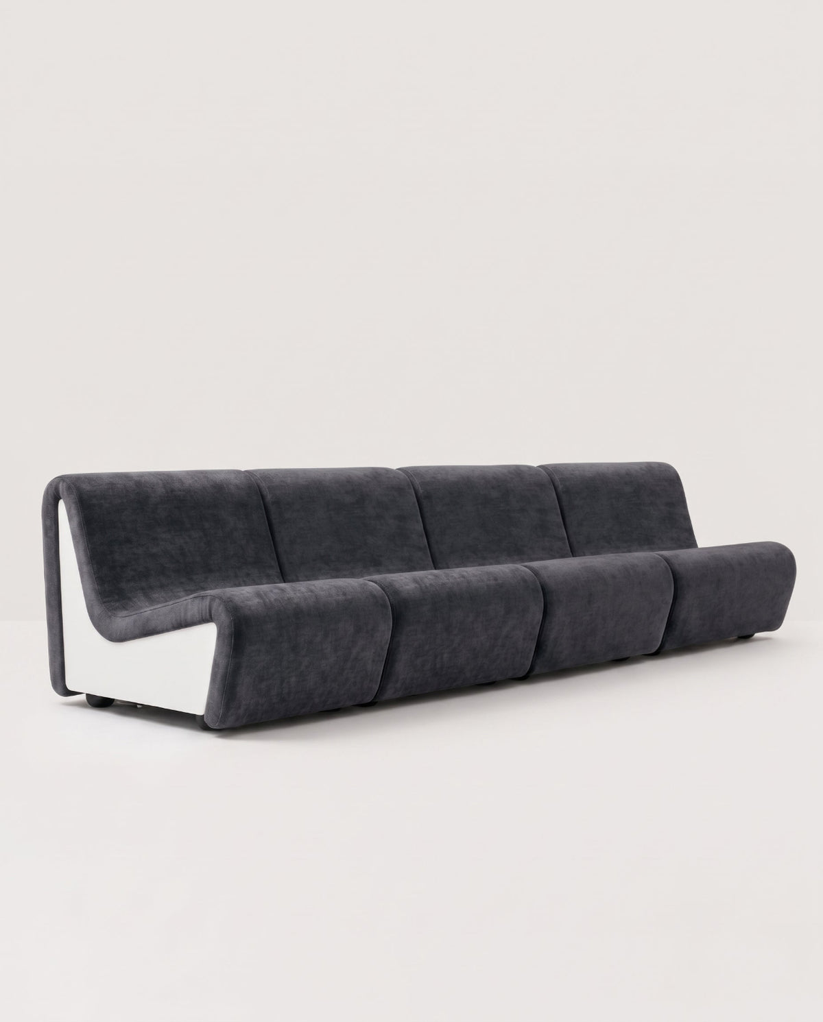 Dialogue 4-seat sofa in anthracite fabric and white lacquered wood side panels