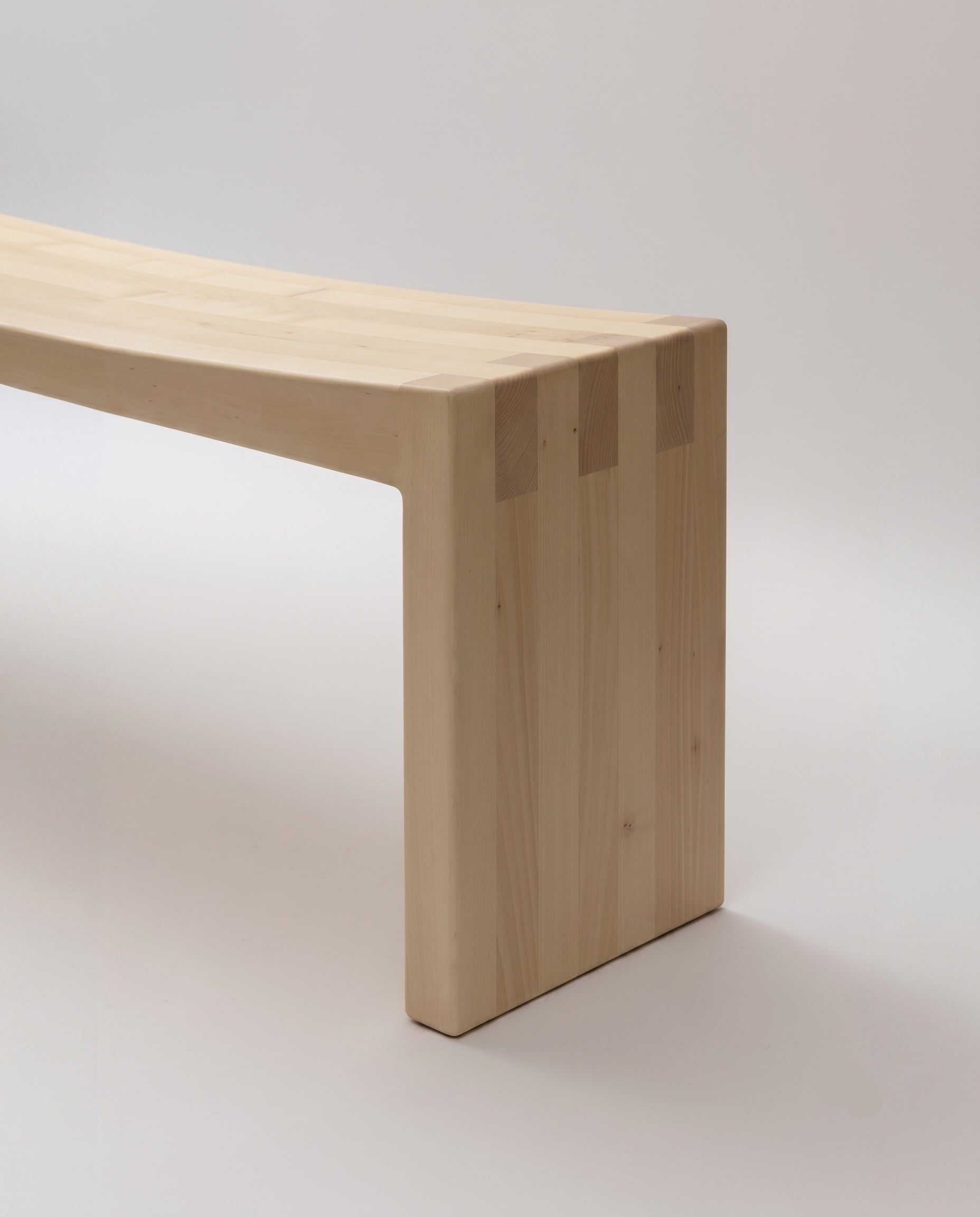 Basilio bench by Giuseppe Rivadossi – solid linden, natural smooth finish, 1970 – Source Édition