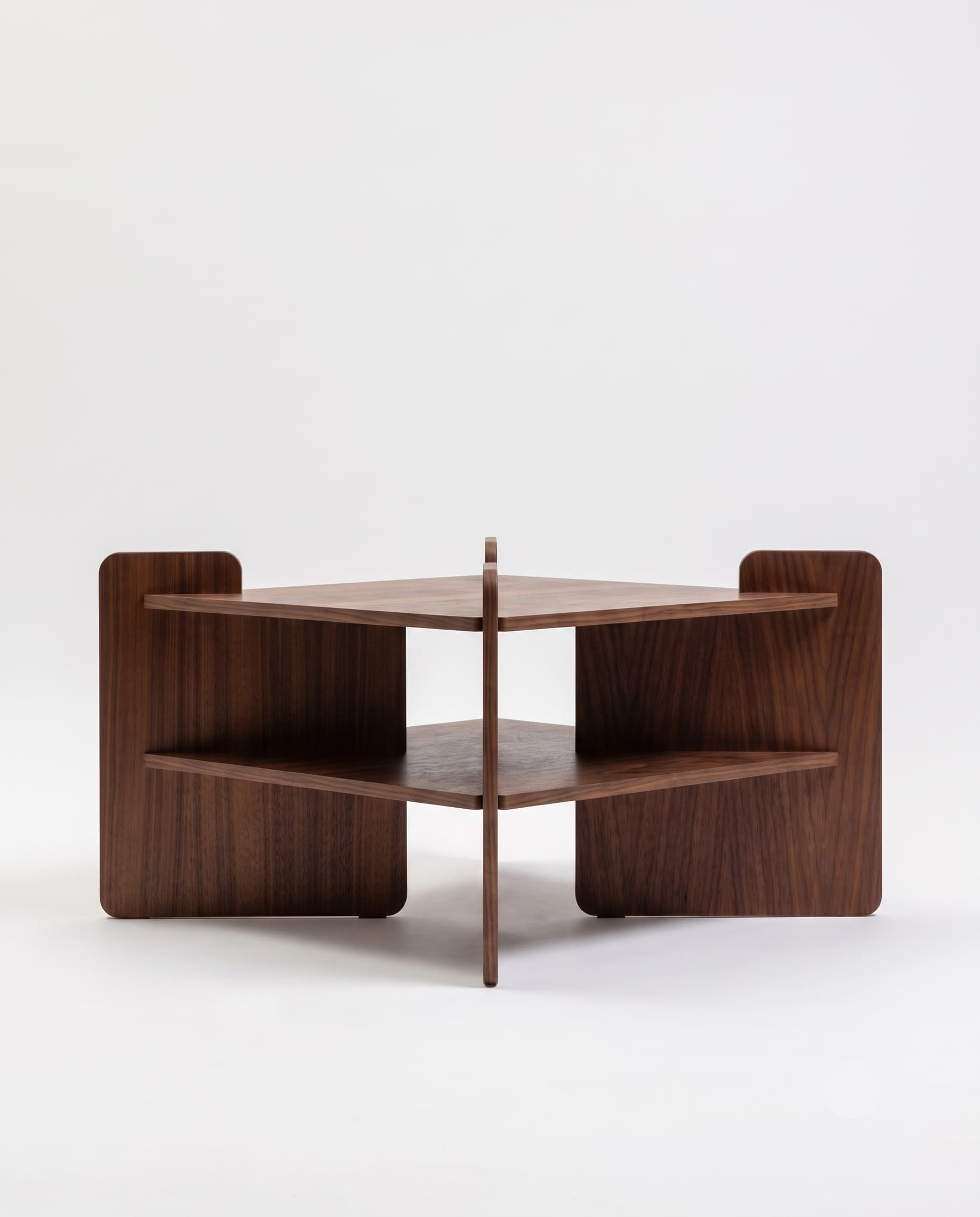 TU-TU side table, walnut veneer, edge view